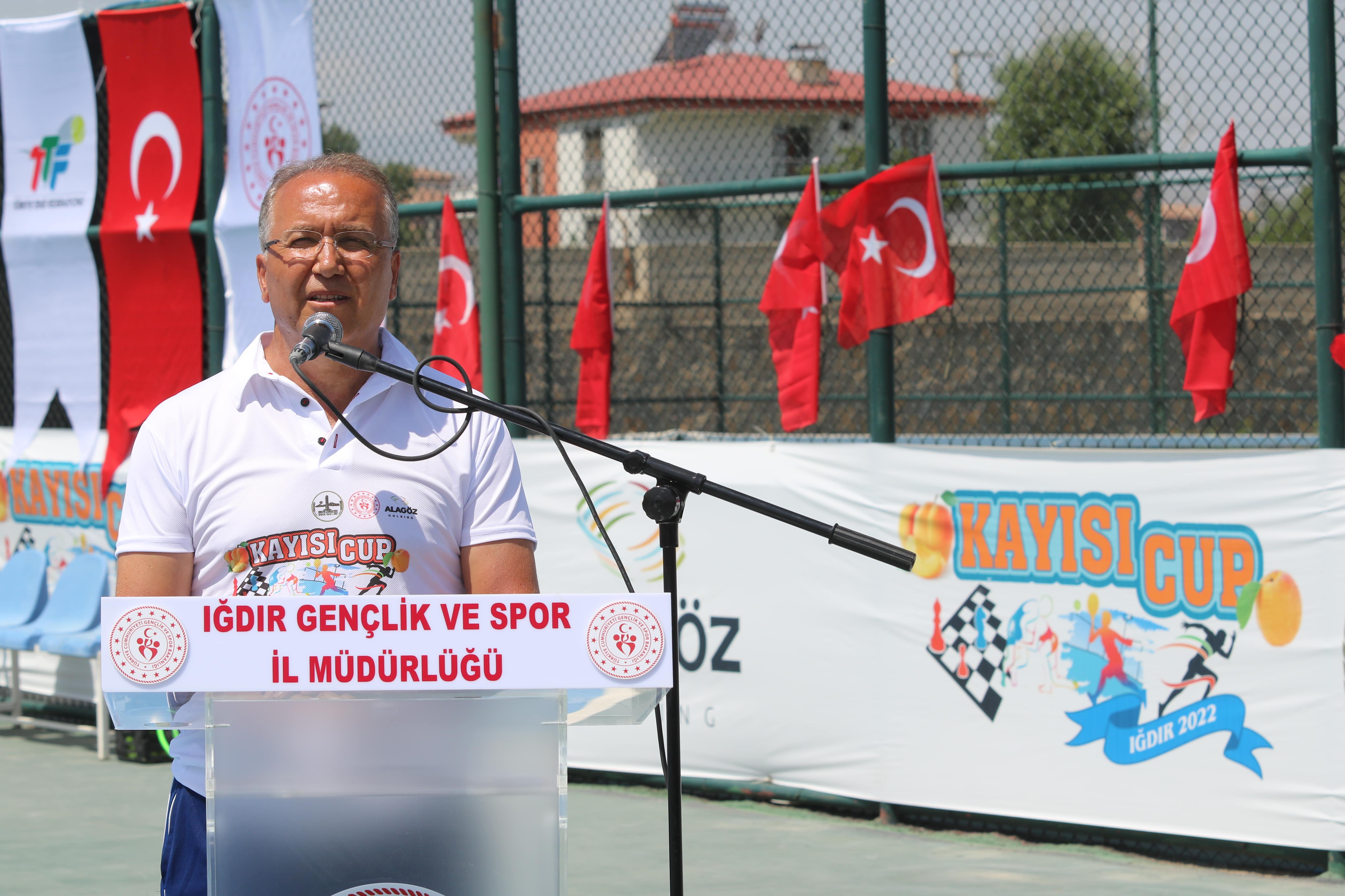 Cengiz_Durmuş-min_1.JPG