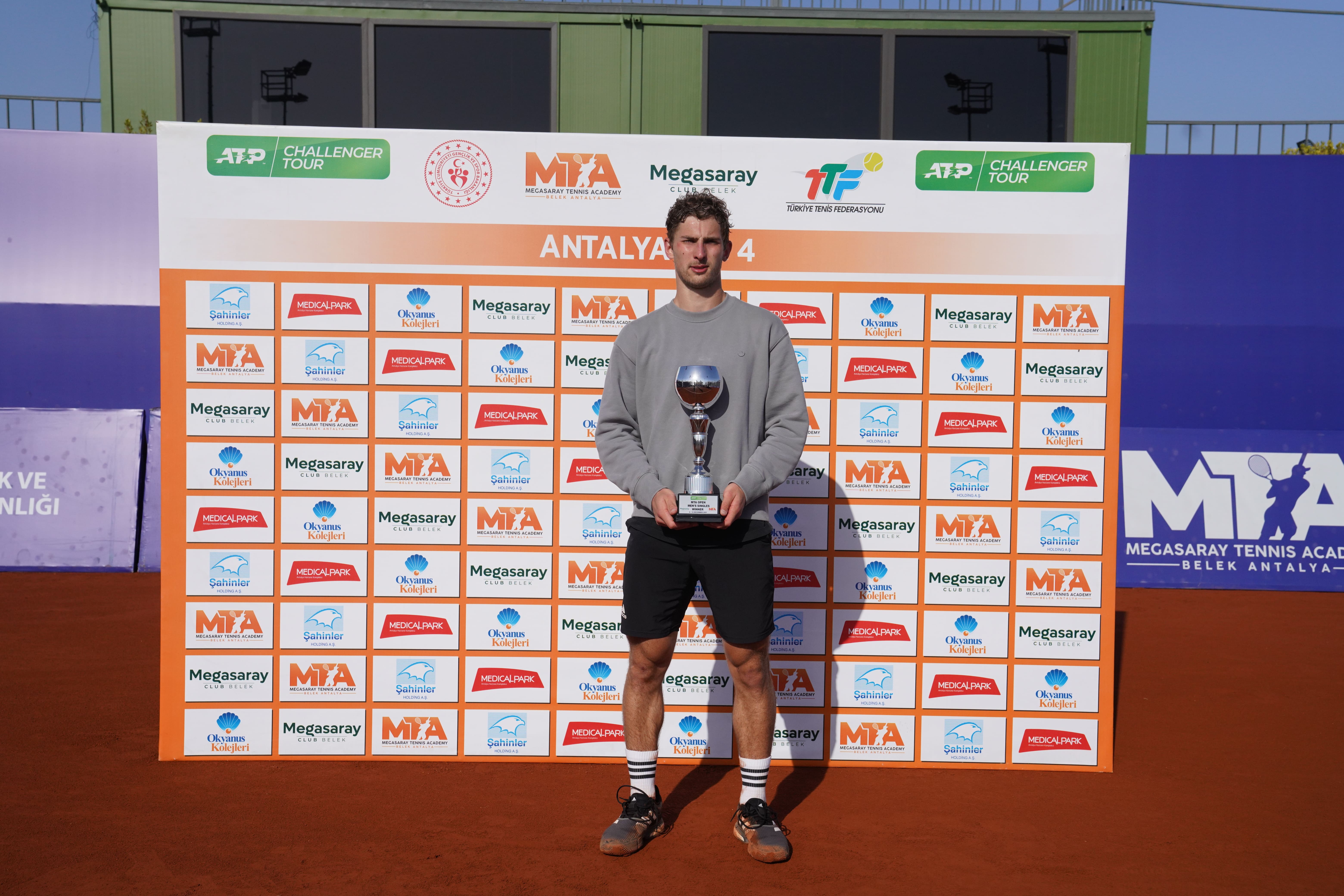DSC04043-min.JPG