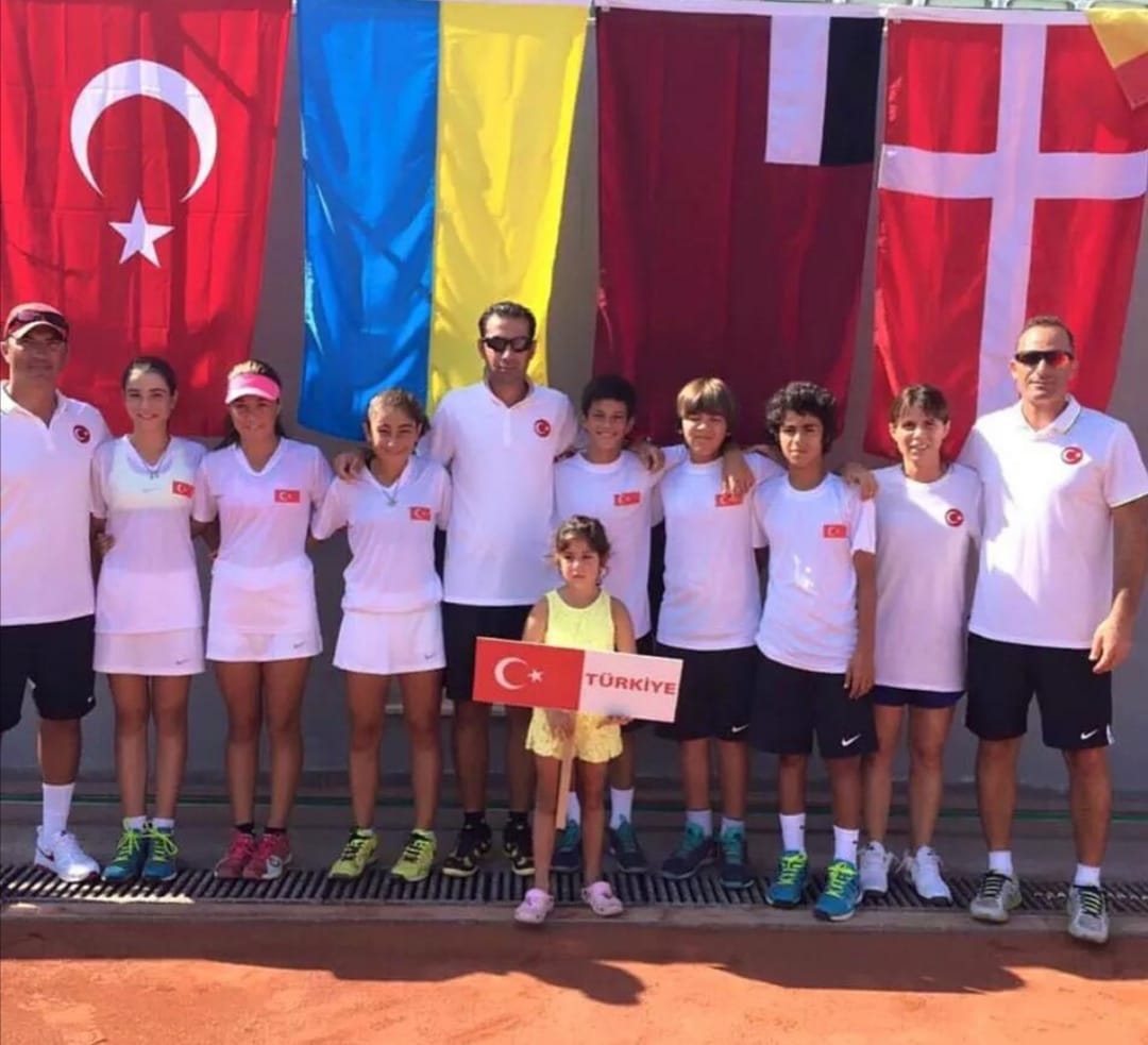 2015 12 Yaş Kızlar Erkek