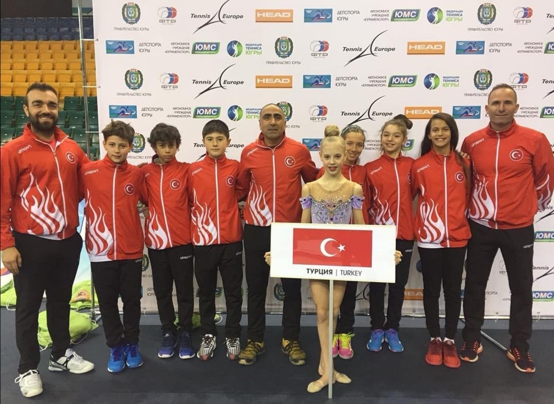 2018 12 Yaş Kızlar Erkekler