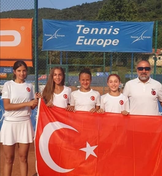 2019 12 Yaş Kızlar